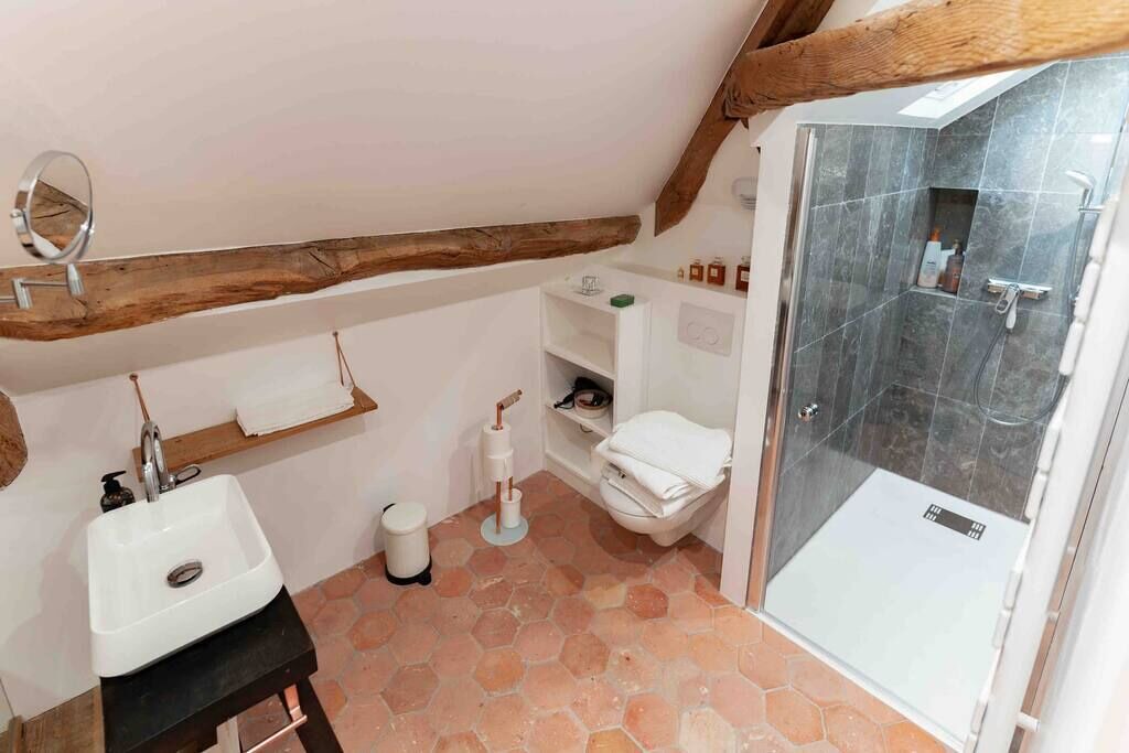 Photo of Bathroom in Bonnelles