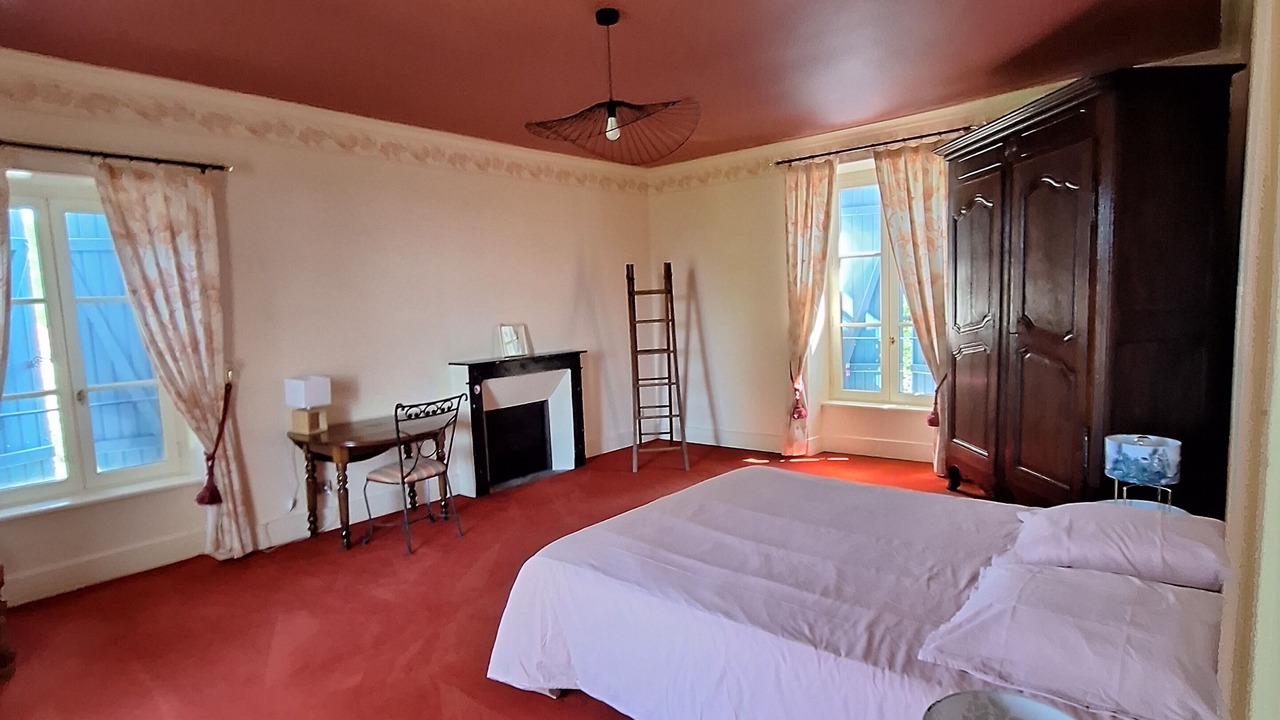 Photo of Bedroom in Verneuil