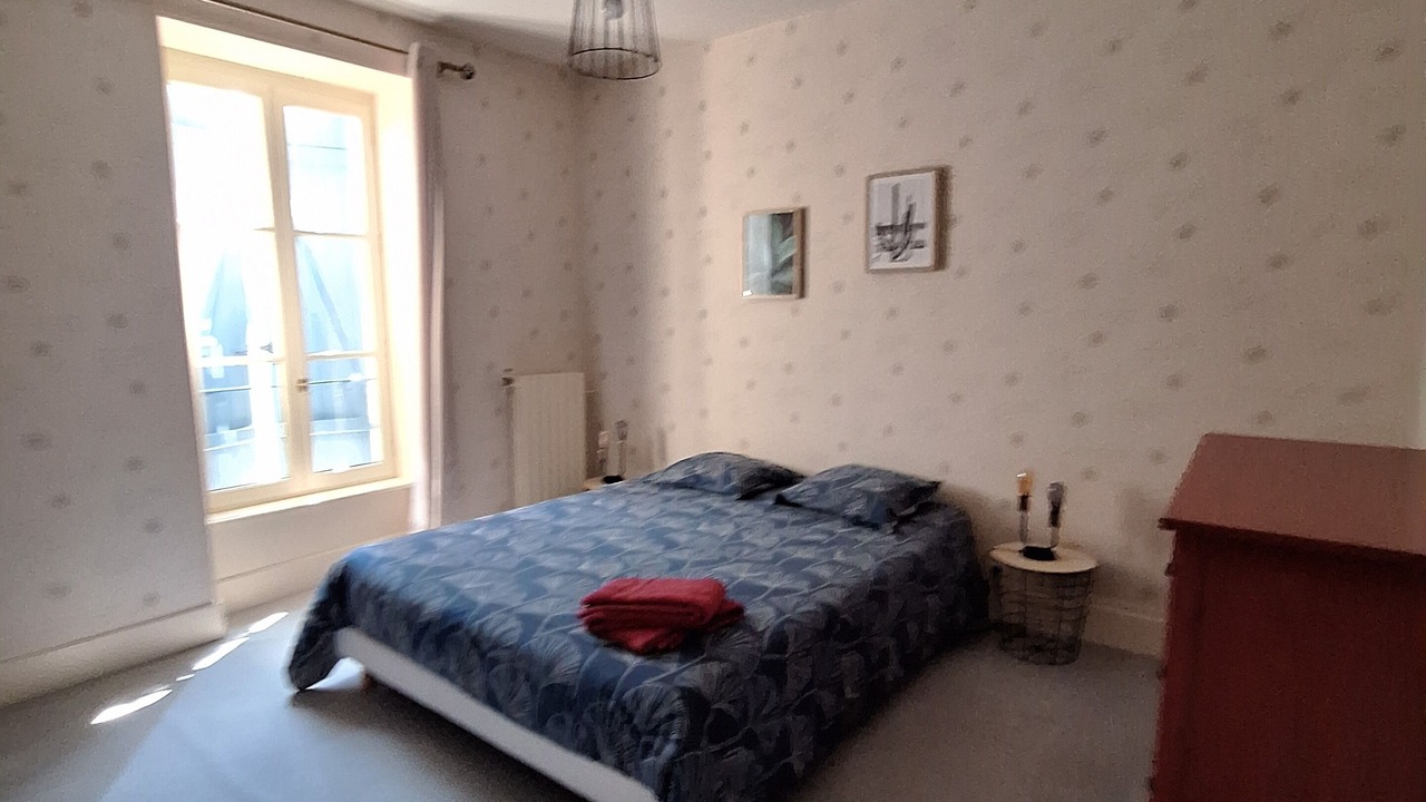 Photo of Bedroom in Verneuil