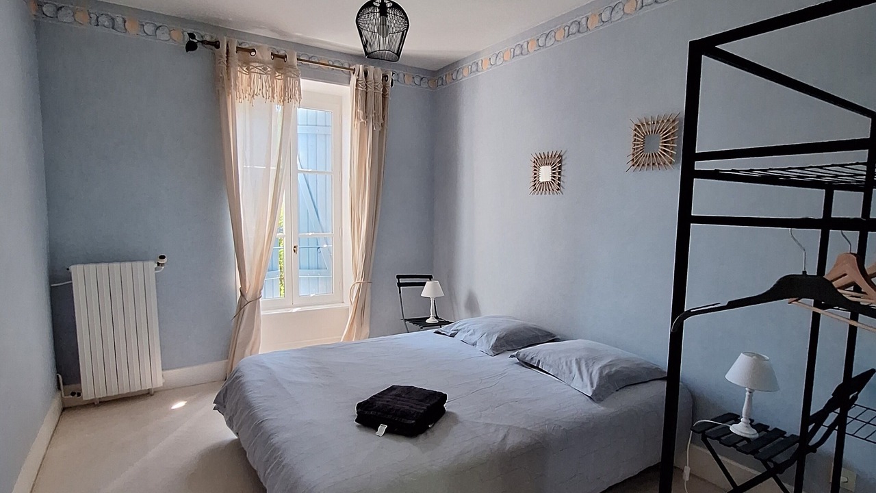 Photo of Bedroom in Verneuil