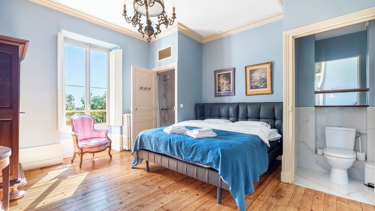 Photo of Bedroom in Liernais