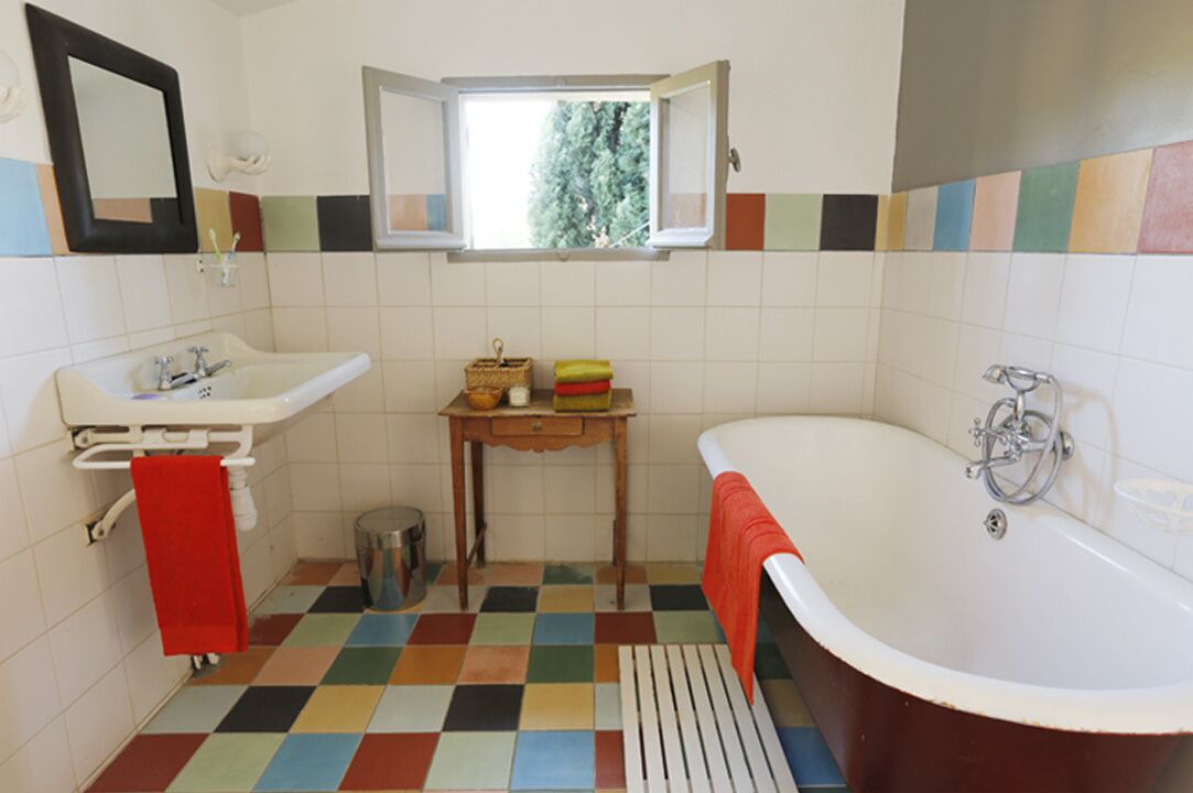 Photo of Bathroom in Beaumes-de-Venise
