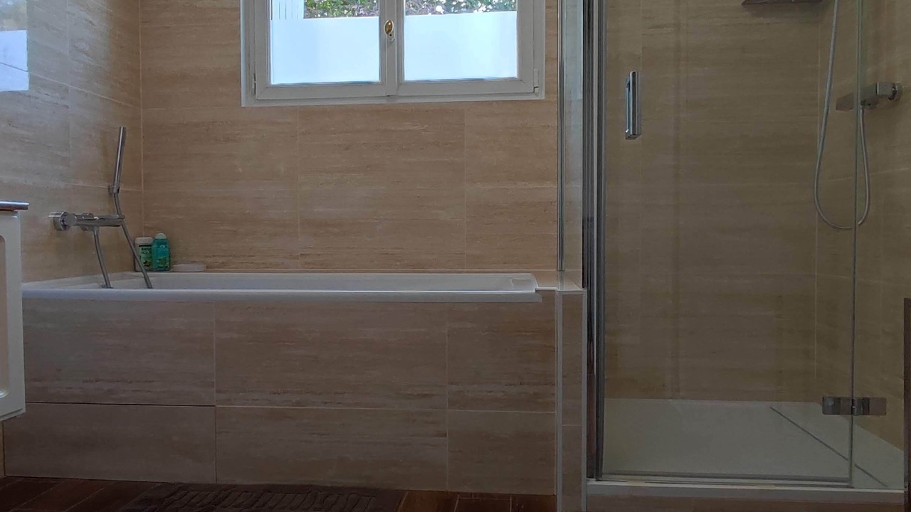 Photo of Bathroom in Athis-Mons