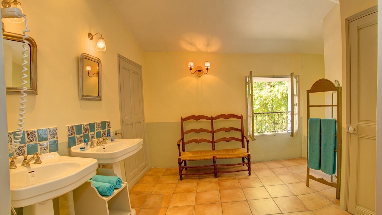 Photo of Bathroom in Caromb