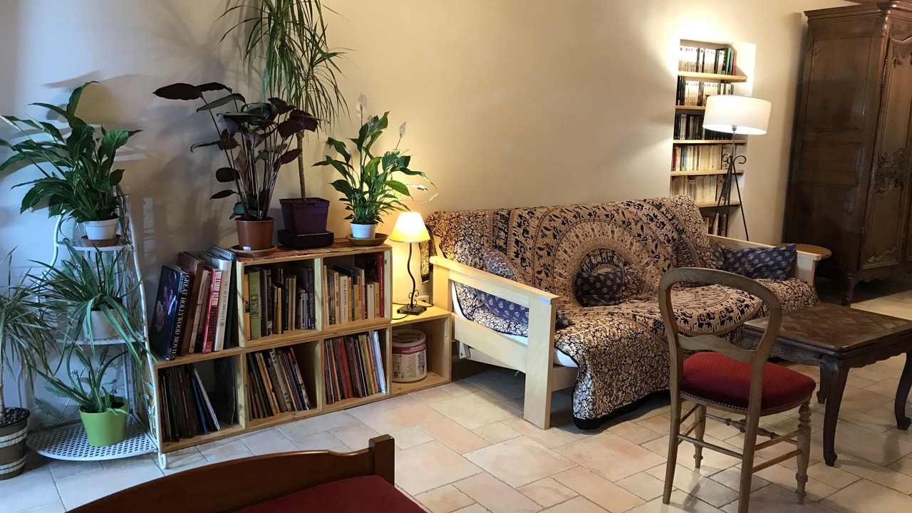 Photo of Livingroom in Saint Usuge