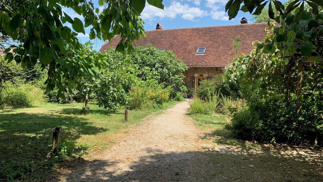 Photo of Outdoor in Saint Usuge