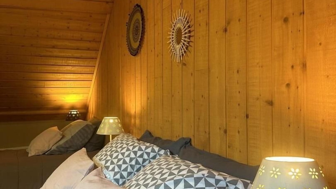 Photo of Bedroom in Andert-et-Condon