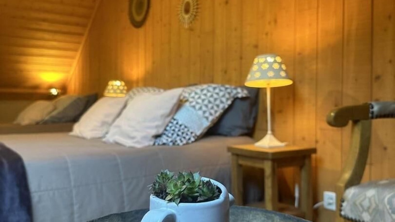 Photo of Bedroom in Andert-et-Condon
