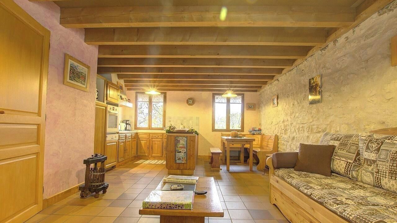 Photo of Livingroom in Andert-et-Condon
