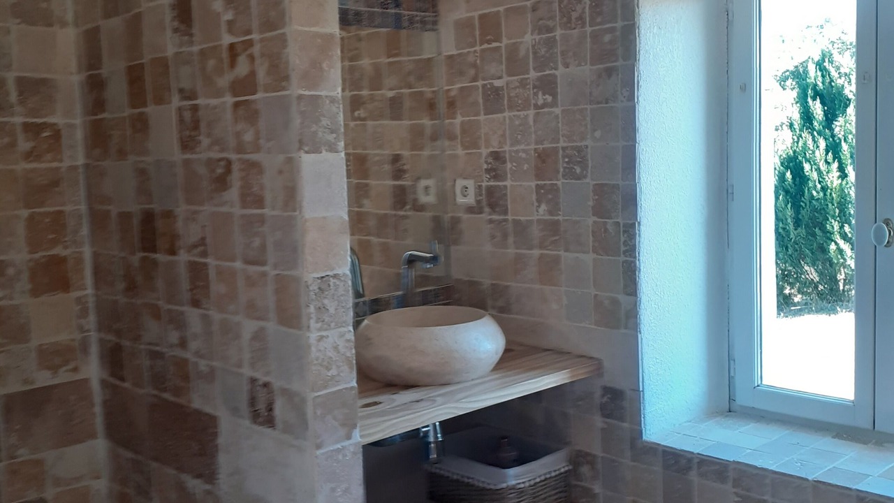 Photo of Bathroom in Reauville