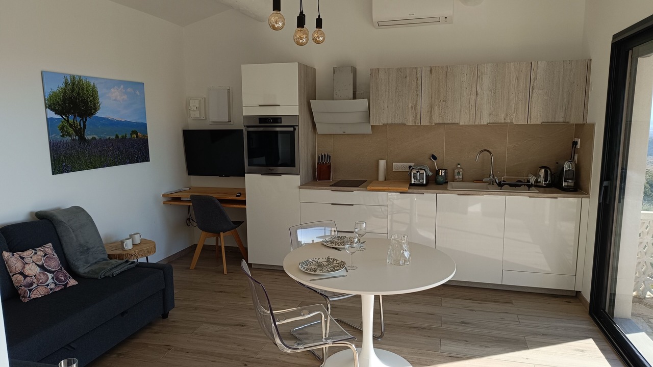 Photo of Kitchen in Saint-Hippolyte-le-Graveyron