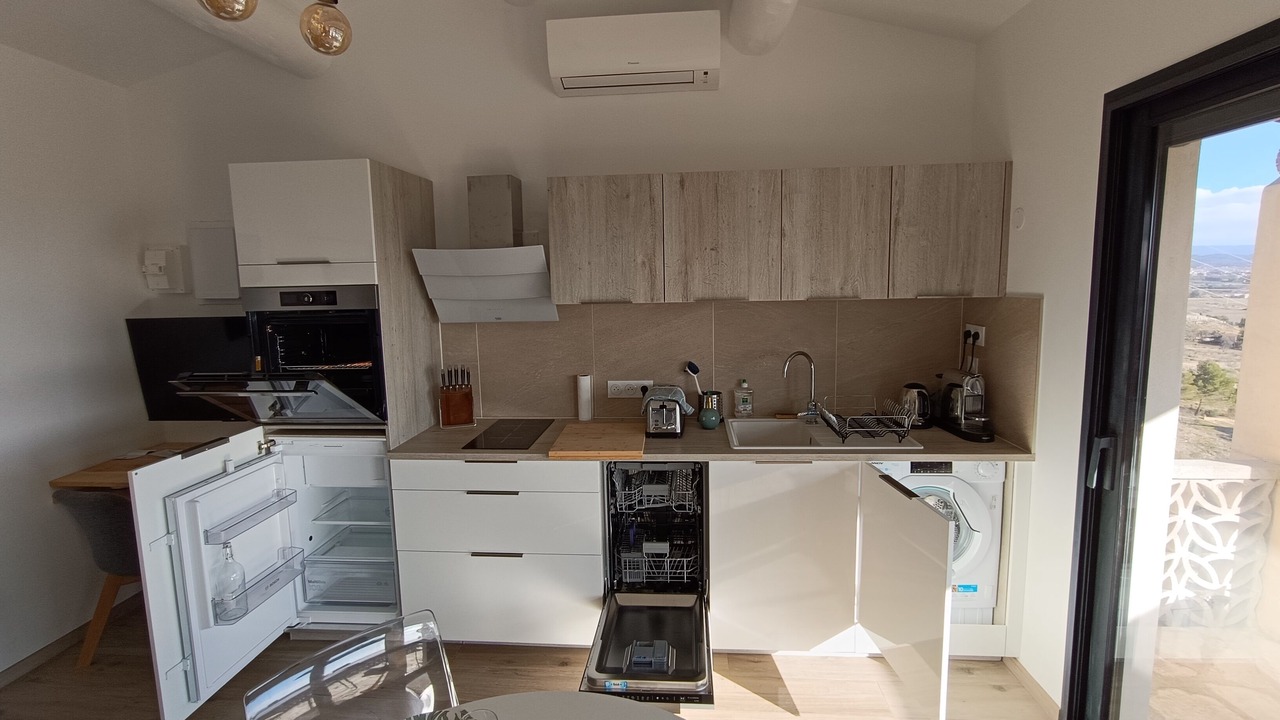 Photo of Kitchen in Saint-Hippolyte-le-Graveyron