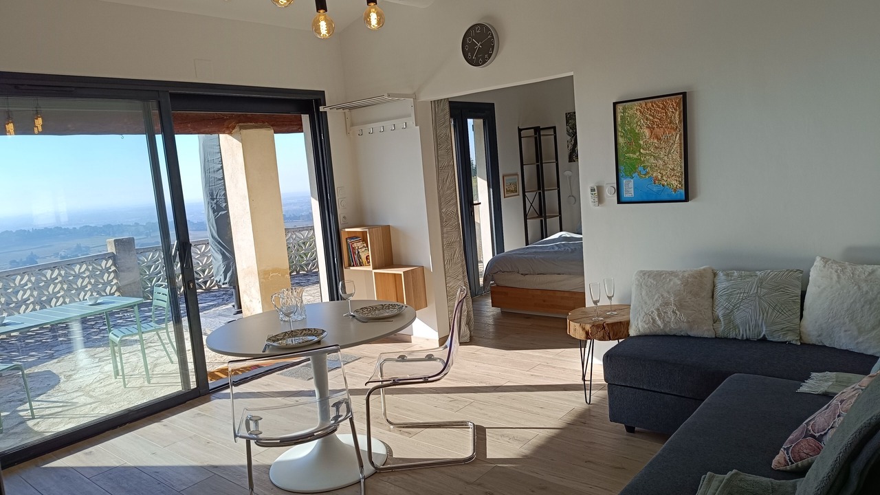 Photo of Livingroom in Saint-Hippolyte-le-Graveyron