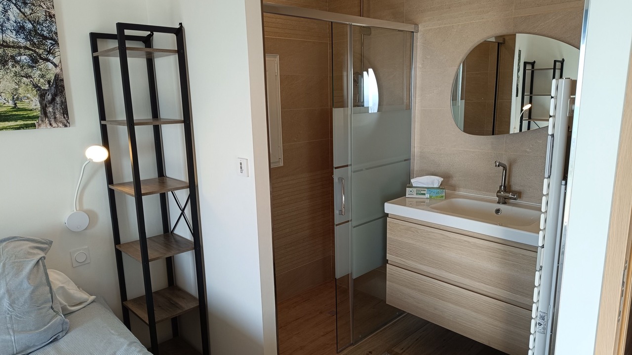 Photo of Bedroom in Saint-Hippolyte-le-Graveyron