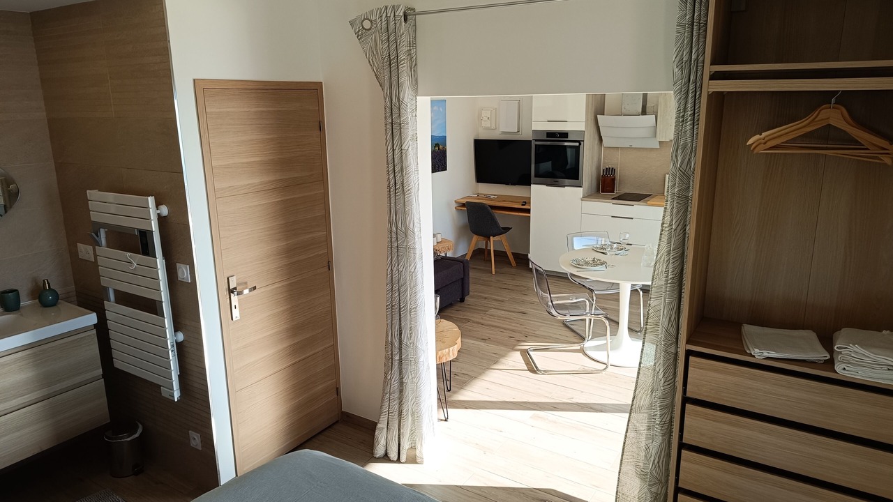 Photo of Bedroom in Saint-Hippolyte-le-Graveyron