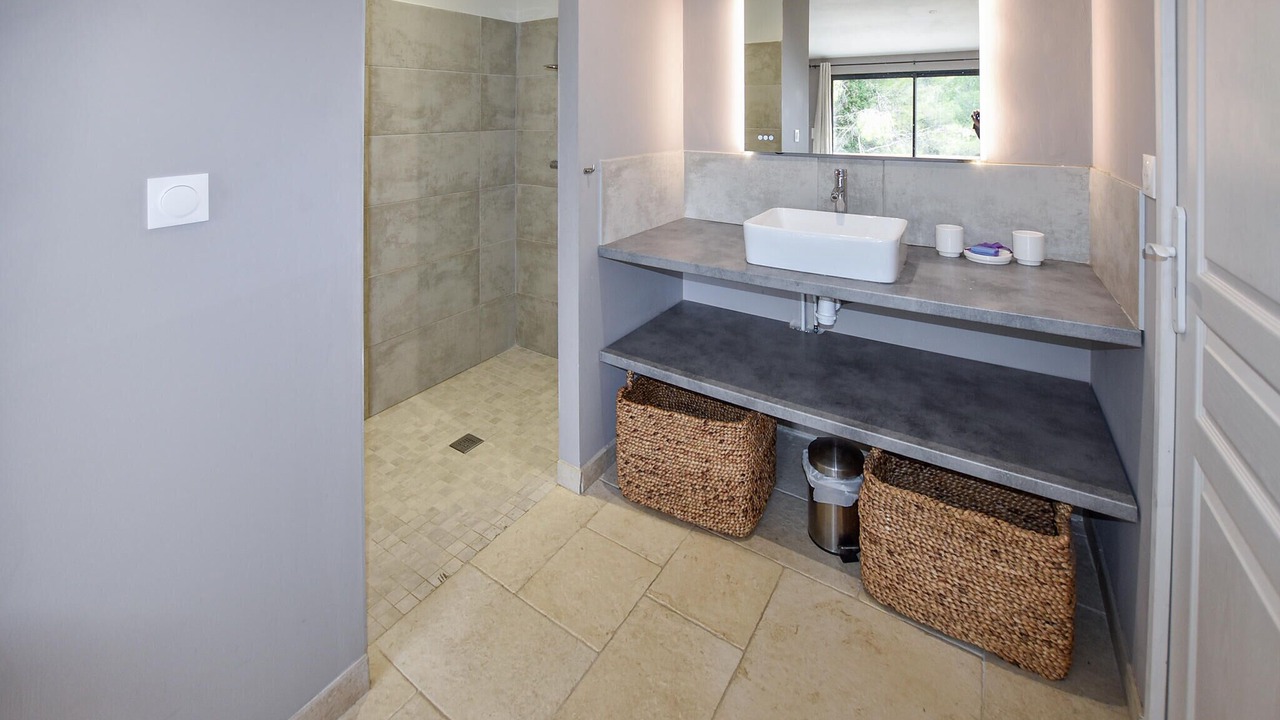 Photo of Bathroom in La Roque-sur-Pernes