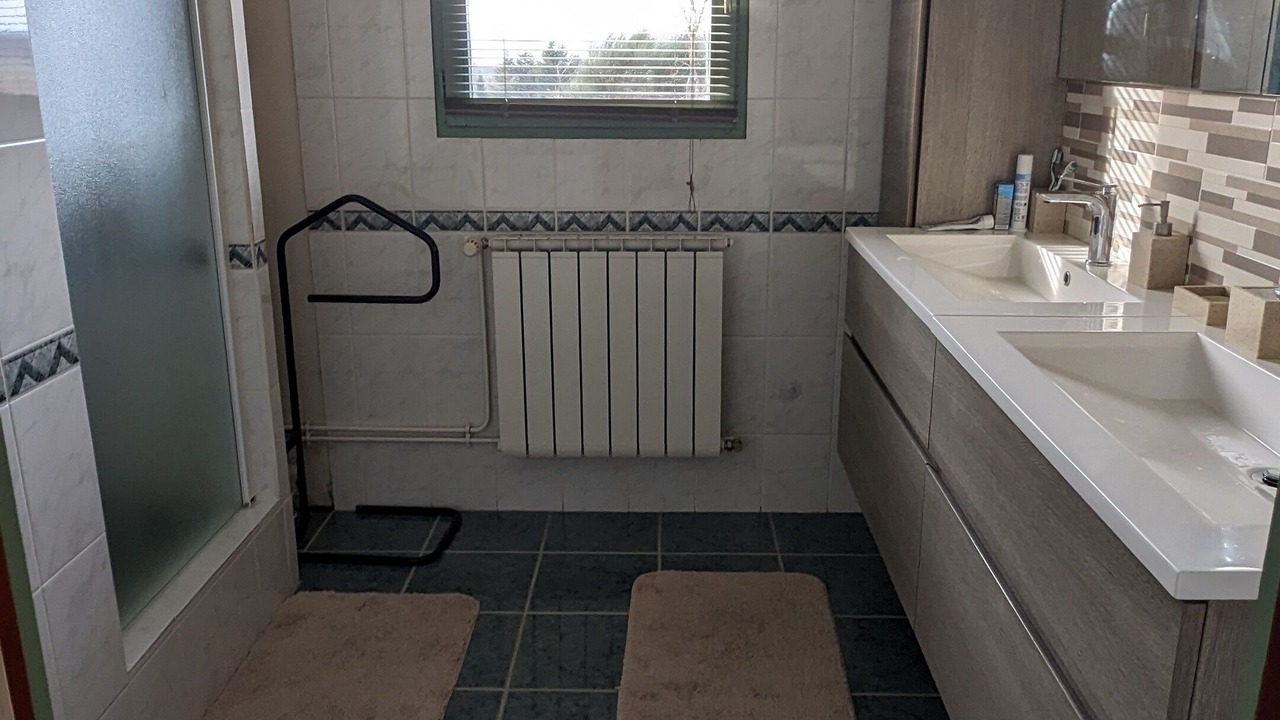 Photo of Bathroom in Sugeres
