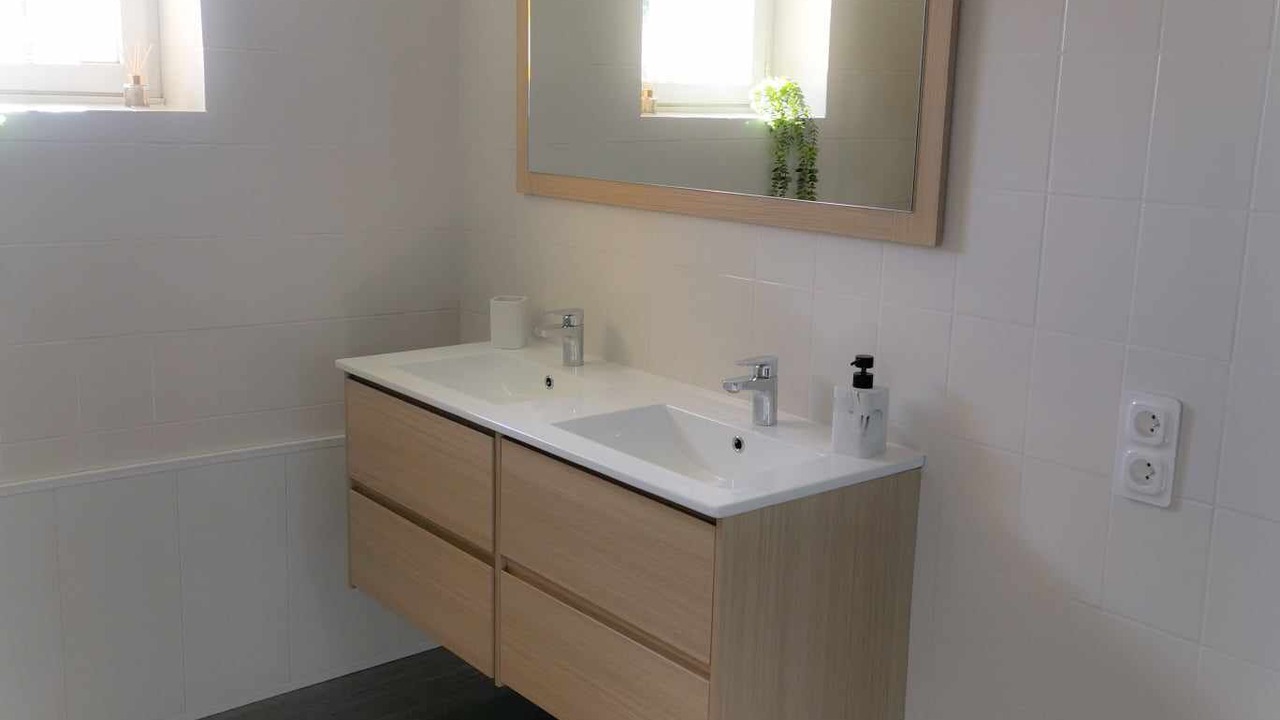 Photo of Bathroom in Saint-Germain-Lespinasse