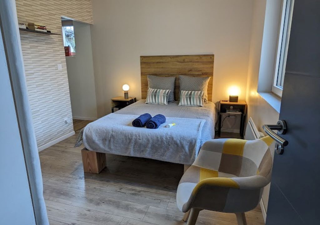 Photo of Bedroom in Saint-Cyr-les-Vignes