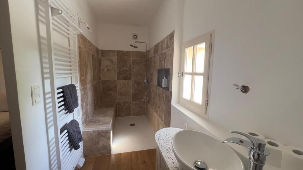 Photo of Bathroom in Malemort-du-Comtat