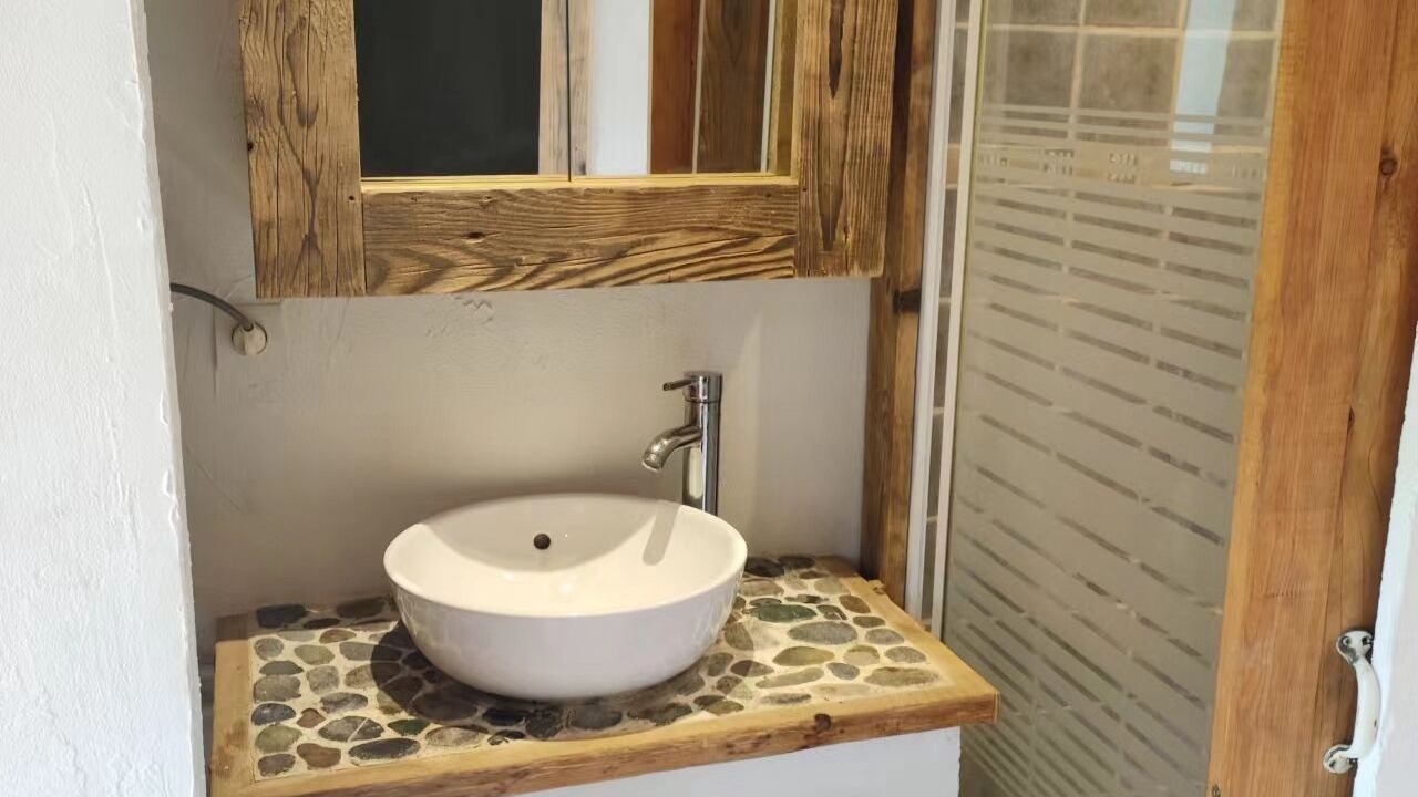 Photo of Bathroom in Albertville