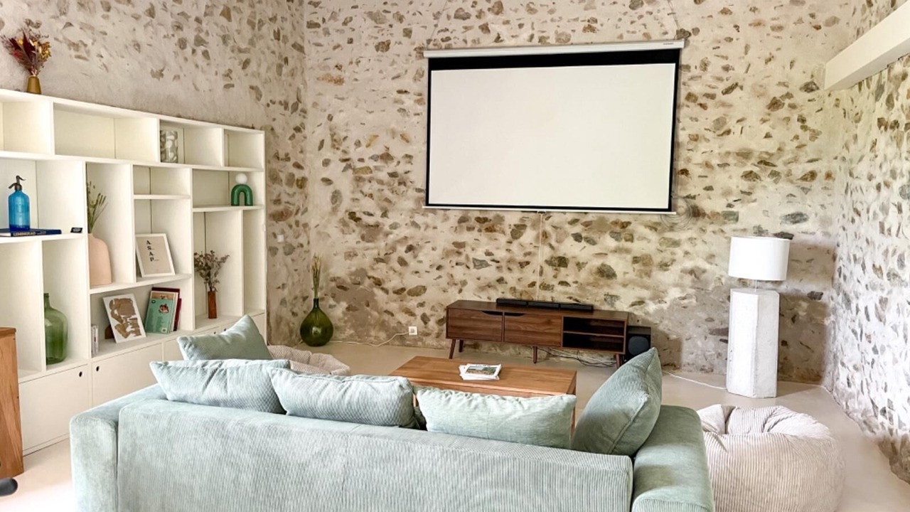 Photo of Livingroom in Saint-Bonnet-des-Bruyeres