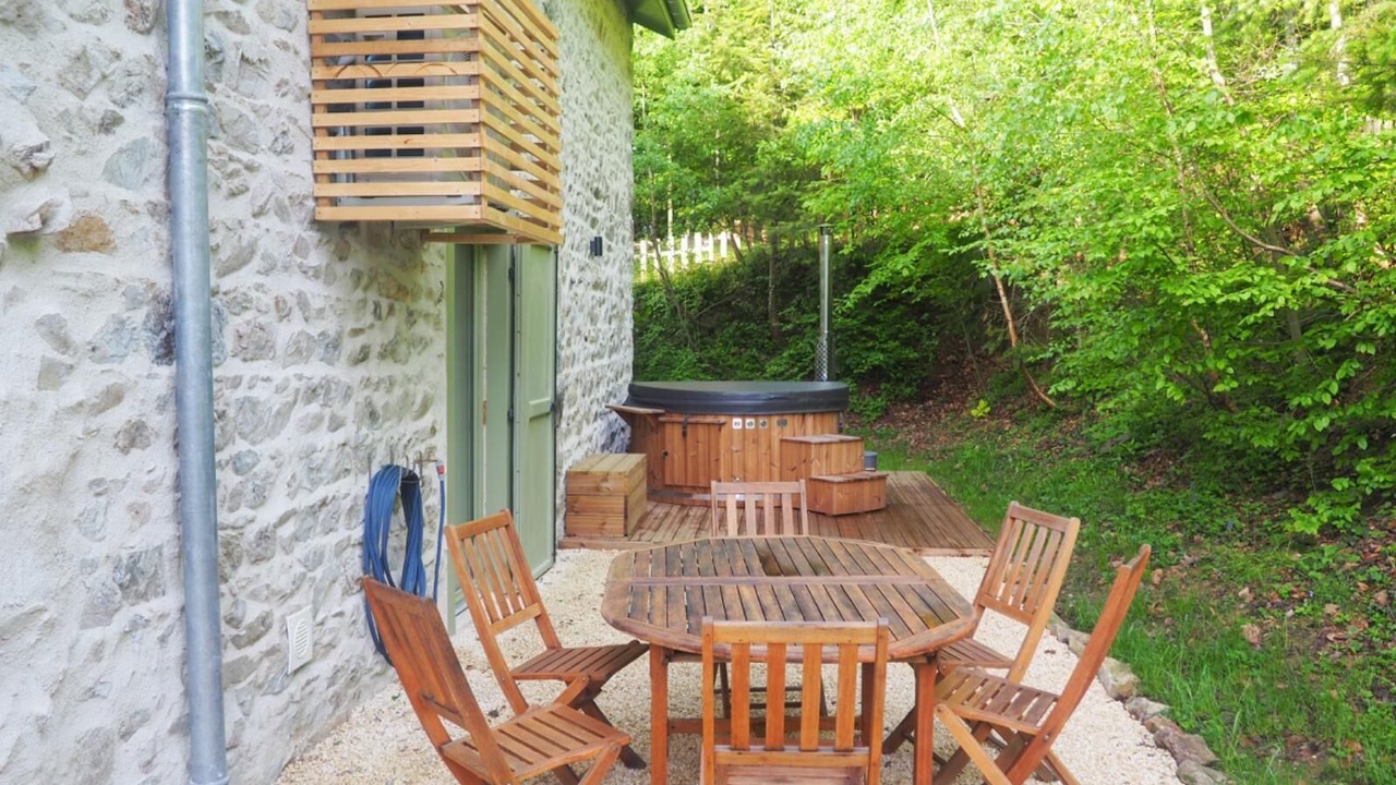 Photo of Outdoor in Saint-Bonnet-des-Bruyeres