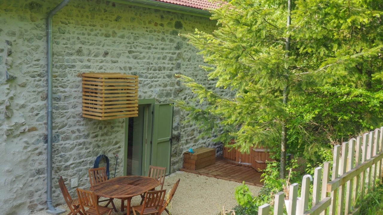 Photo of Outdoor in Saint-Bonnet-des-Bruyeres