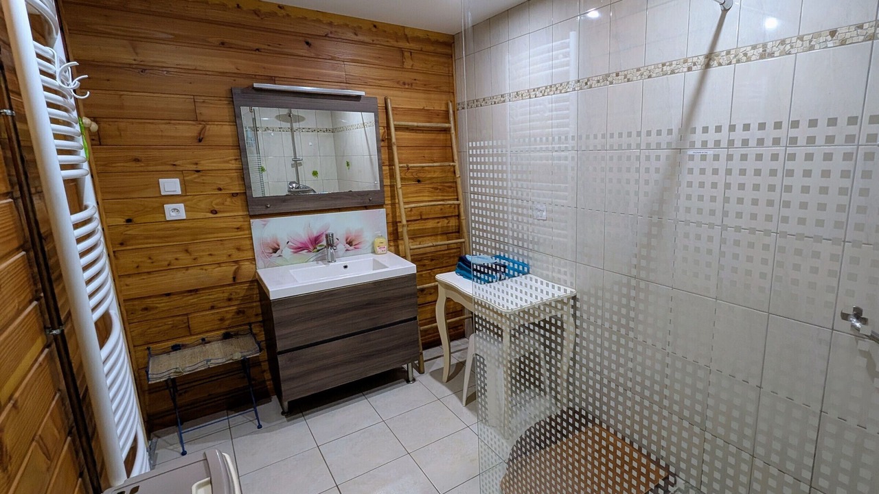 Photo of Bathroom in Montigny-les-Cherlieu