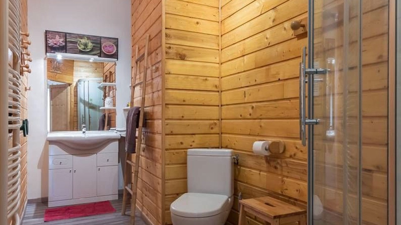 Photo of Bathroom in Montigny-les-Cherlieu