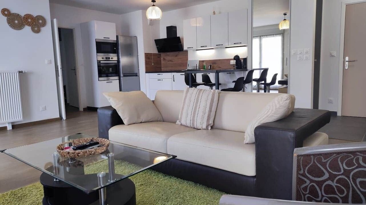 Photo of Livingroom in Faubourg-Raines