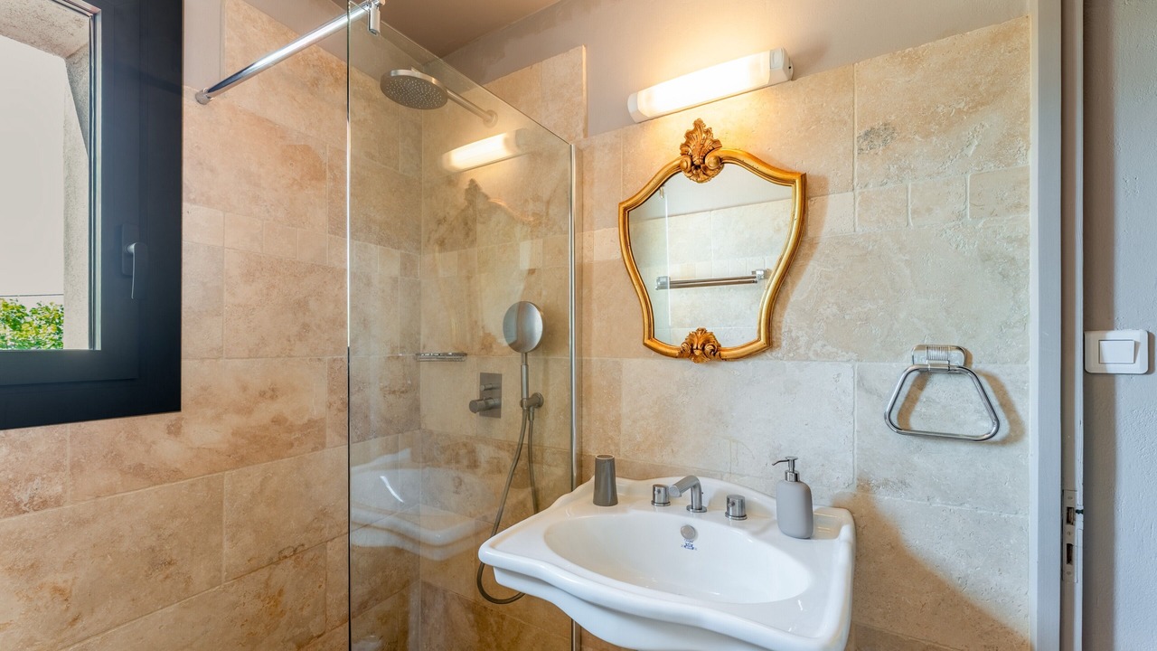 Photo of Bathroom in Rasteau