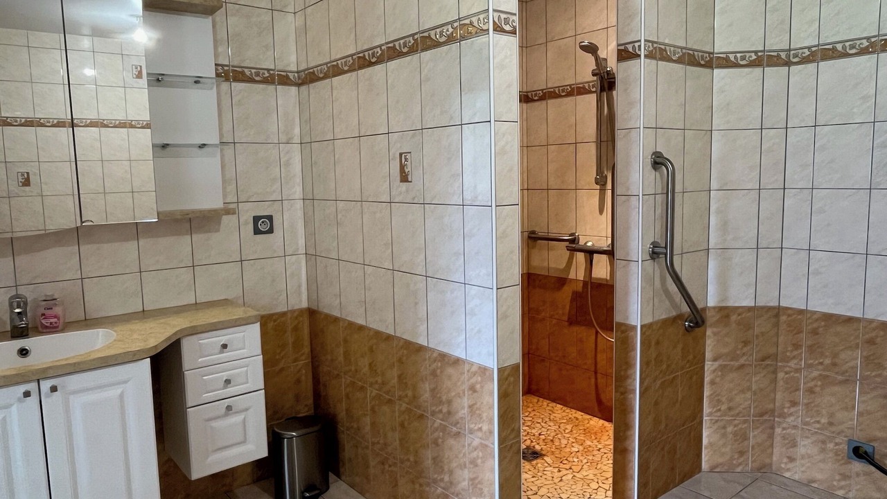 Photo of Bathroom in Briaucourt