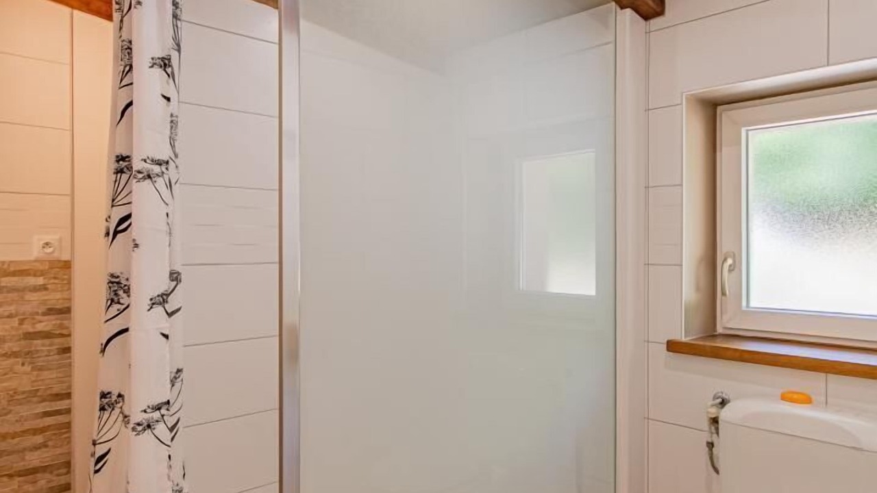 Photo of Bathroom in Fontenay
