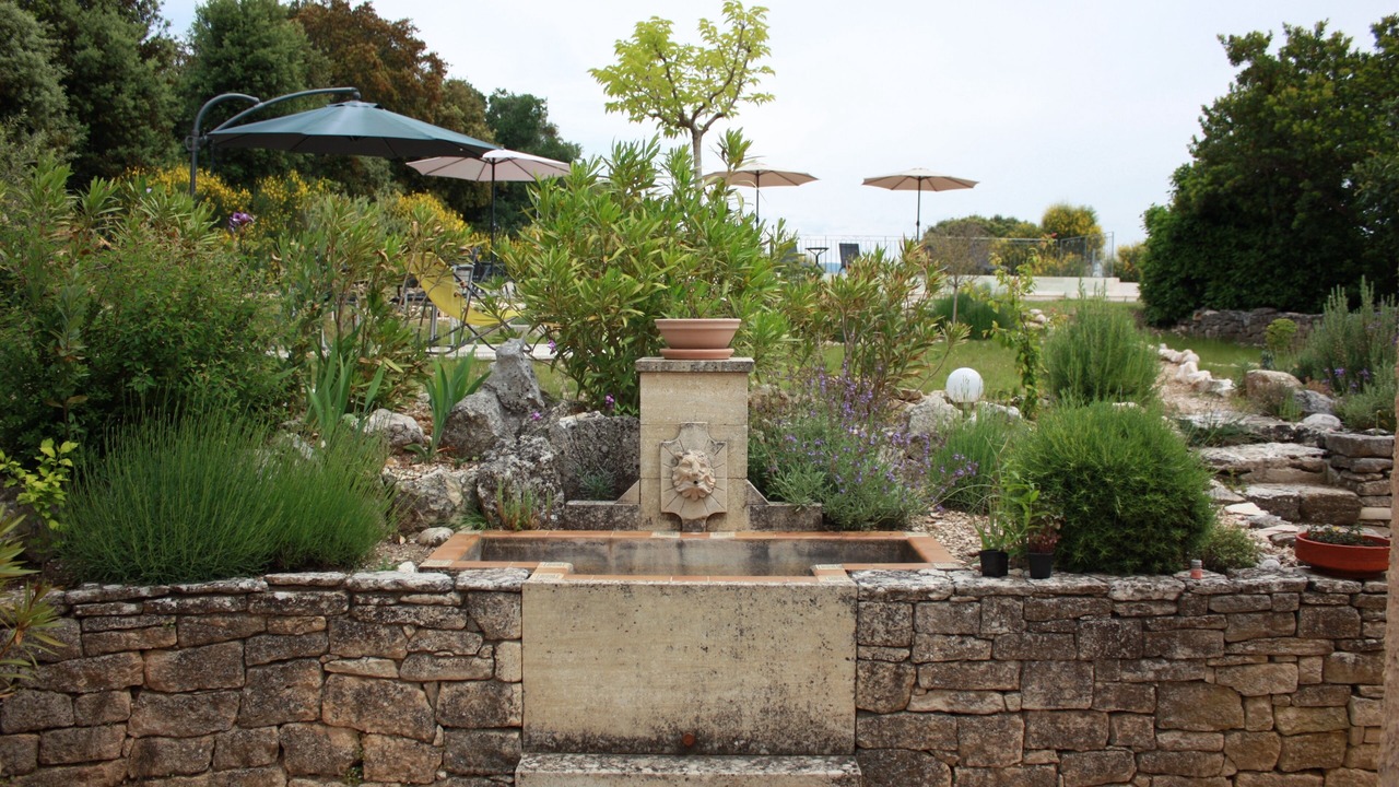 Photo of Outdoor in Saint-Pierre-de-Vassols