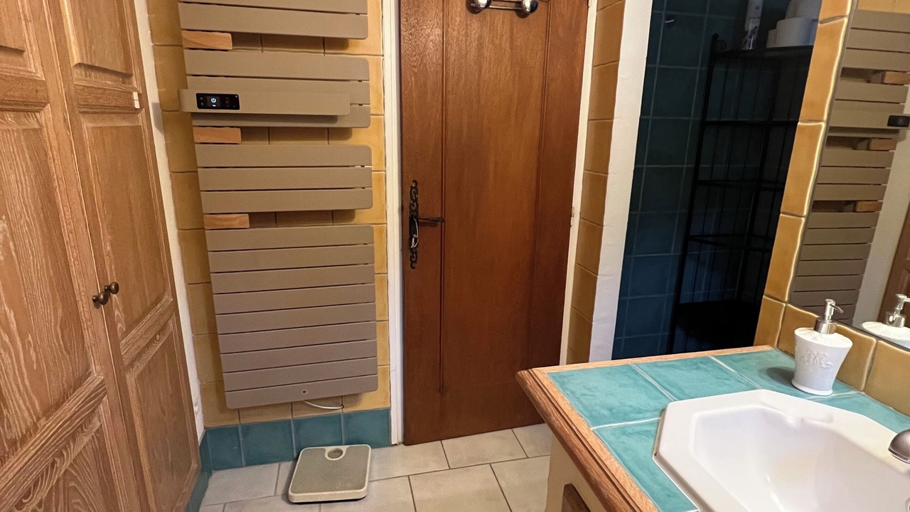 Photo of Bathroom in Saint-Pierre-de-Vassols