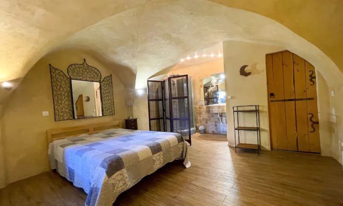 Photo of Bedroom in La Garde-Adhemar