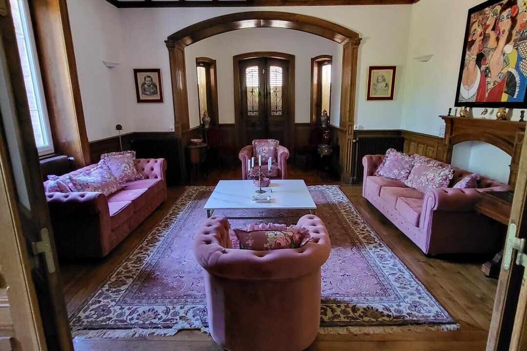 Photo of Livingroom in Saint-Just-d'Avray