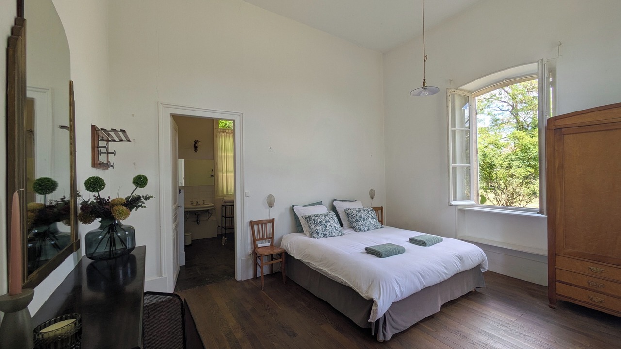 Photo of Bedroom in Saint-Gengoux-le-National
