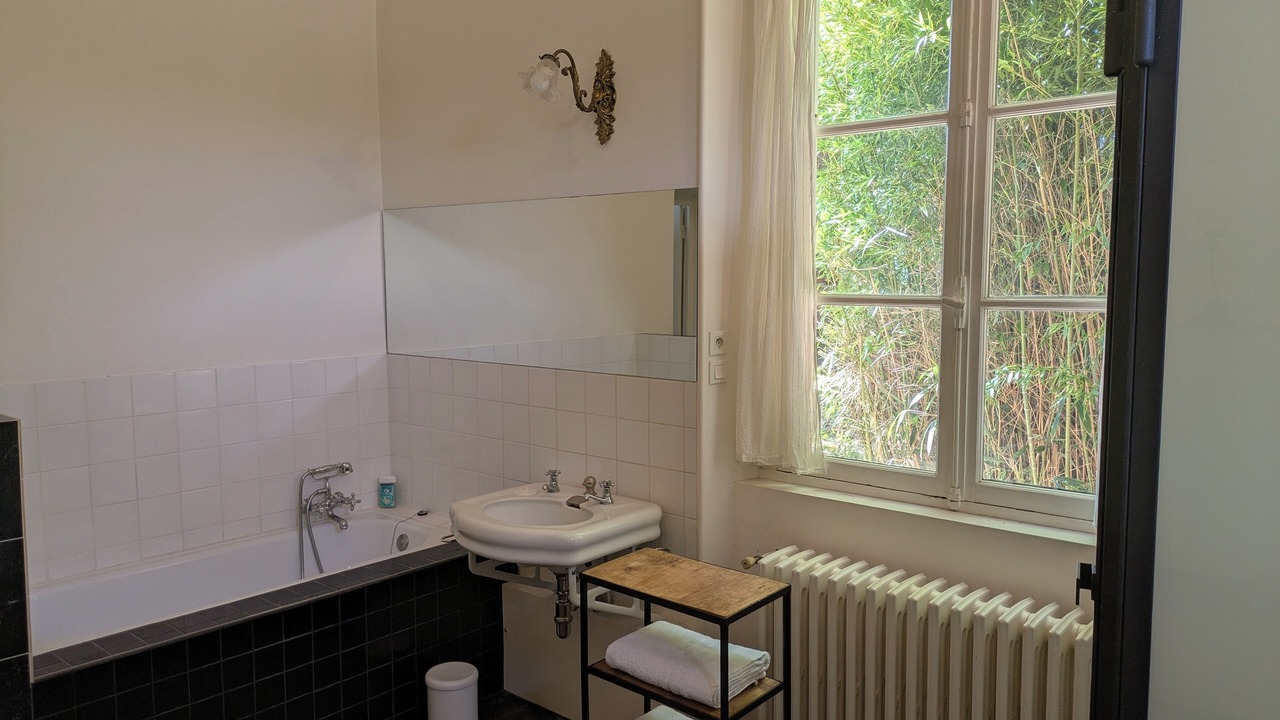 Photo of Bathroom in Saint-Gengoux-le-National