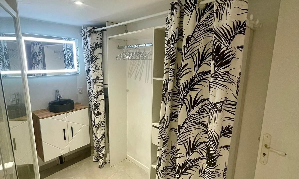 Photo of Bathroom in Romagnat