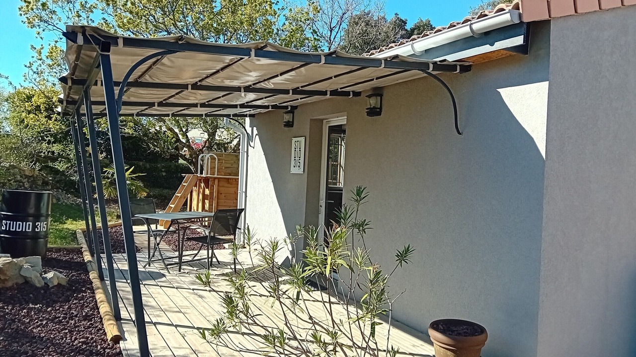 Photo of Patio Balcony in Villeneuve-de-Berg