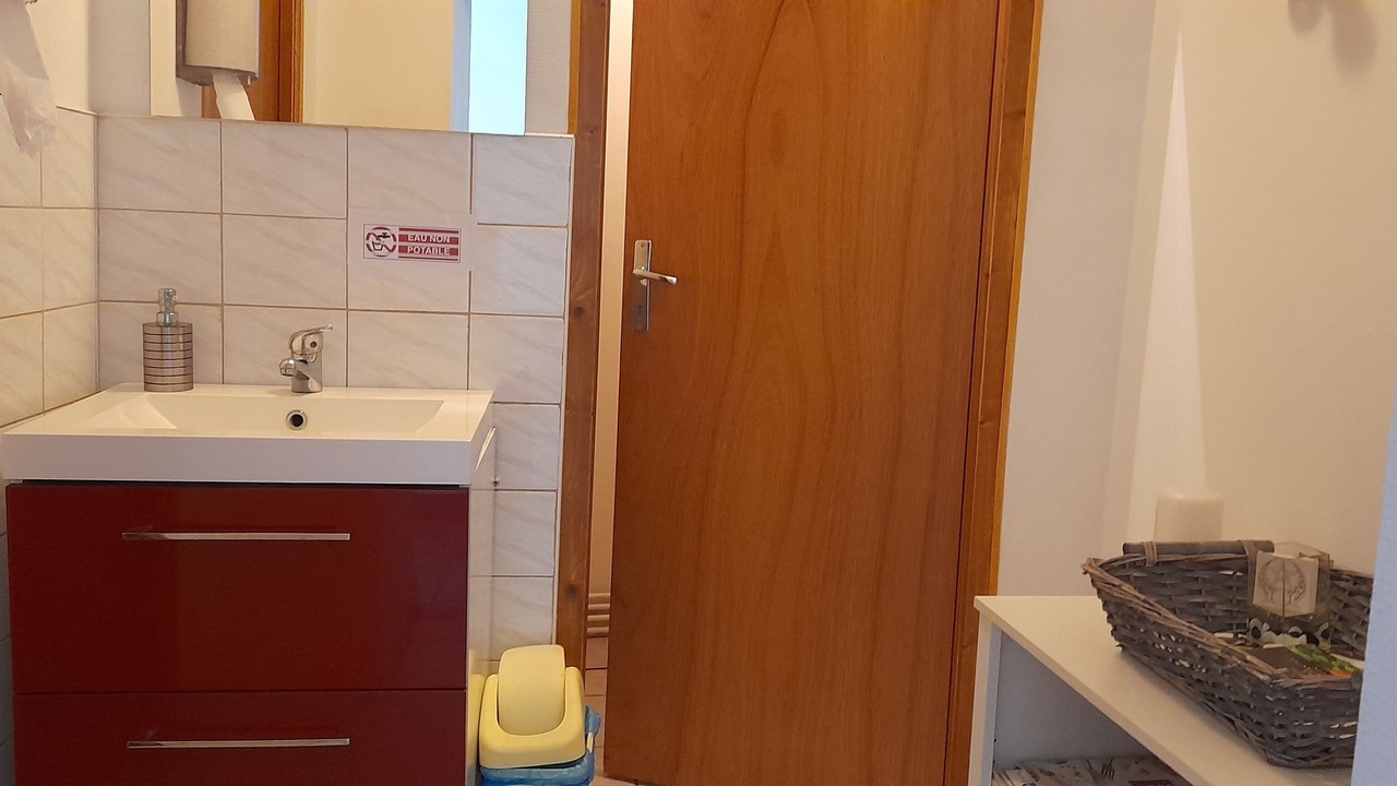 Photo of Bathroom in Robecourt