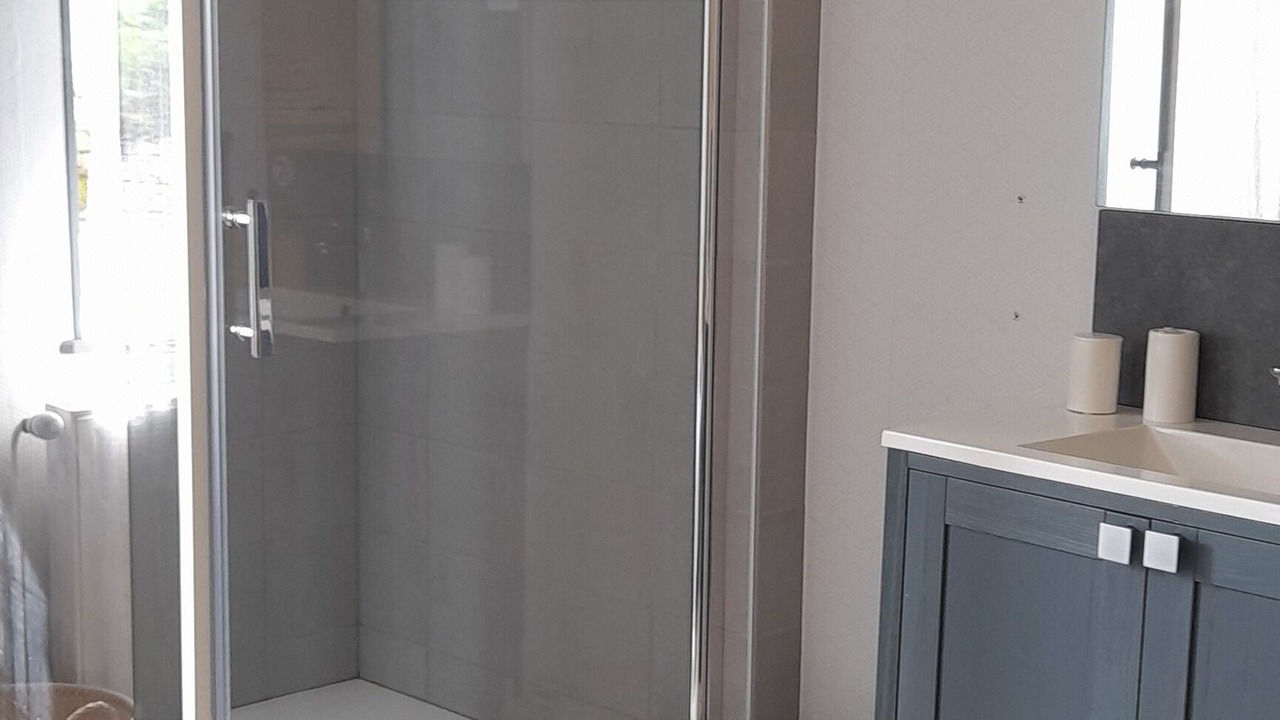 Photo of Bathroom in Robecourt