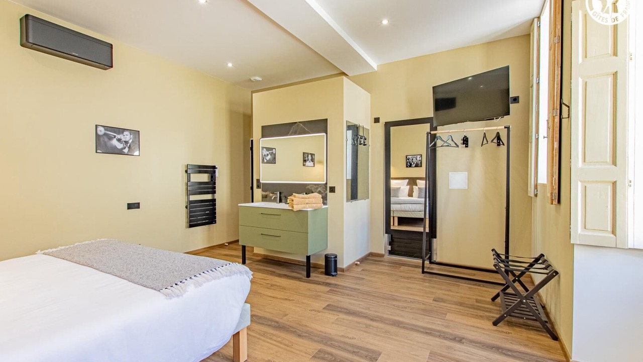 Photo of Bedroom in Louhans