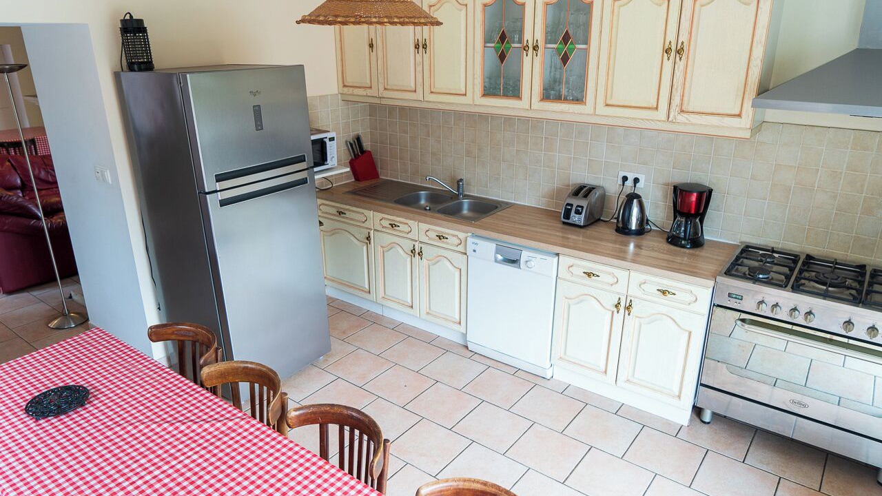 Photo of Kitchen in Saint-Bonnet-de-Vieille-Vigne