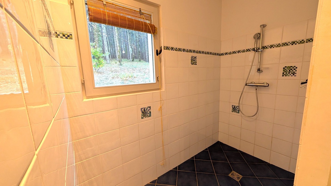 Photo of Bathroom in Puy-Saint-Martin