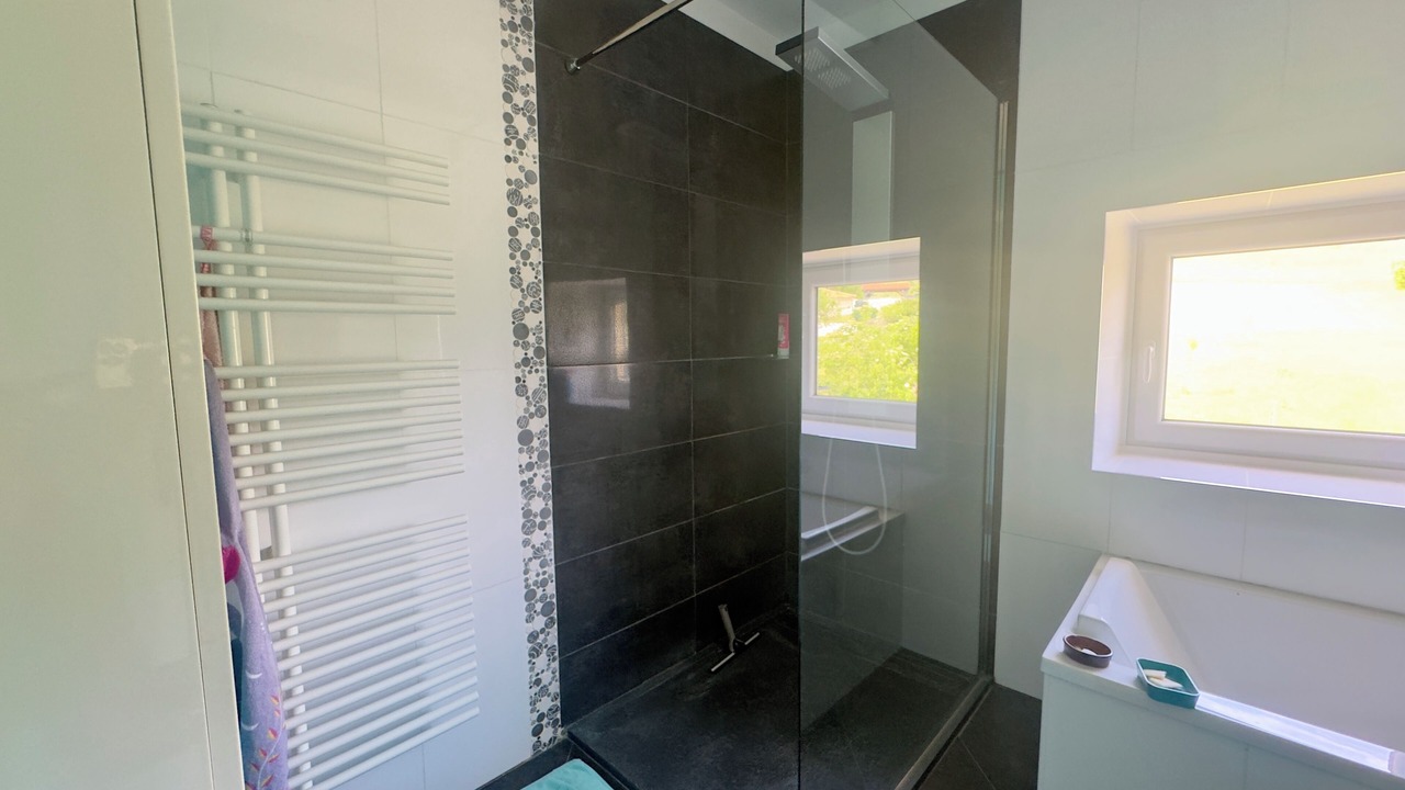 Photo of Bathroom in Pruzilly