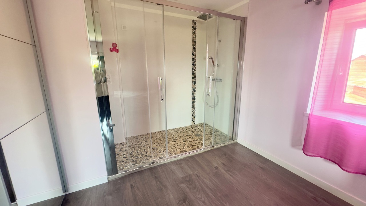 Photo of Bathroom in Pruzilly