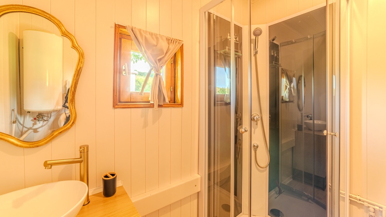 Photo of Bathroom in Saint-Didier-en-Brionnais